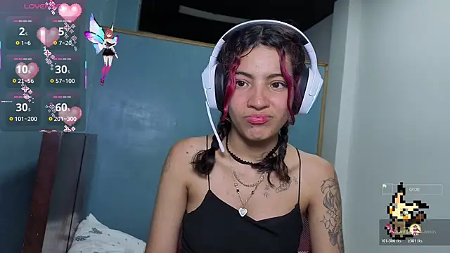 Snapshot of Lovelyamyy chatting on 10.20.25 Lovelyamyy online show from 10.20.25