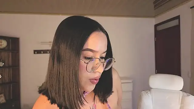 Renaxi Smith online show from 07.22.26