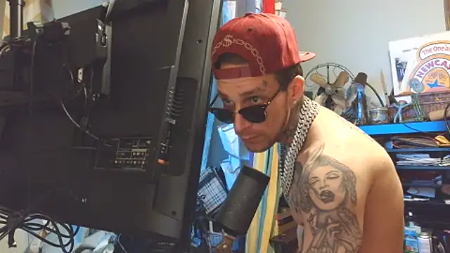 Snapshot of Aru916 chatting on 11.30.25 Aru916 online show from 11.30.25