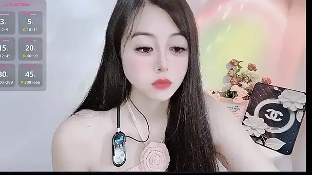 Snapshot of LiLiLily chatting on 10.14.25 LiLiLily online show from 10.14.25