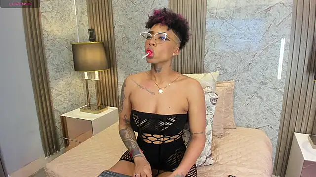 LuciaWallace online show from 06.27.26