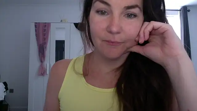 Snapshot of LittleMissFoxx chatting on 06.20.26 LittleMissFoxx online show from 06.20.26
