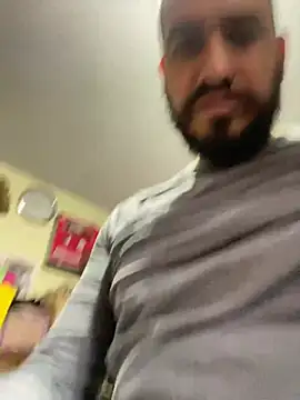 Snapshot of leonardohot1987 chatting on 01.11.25 leonardohot1987 online show from 01.11.25