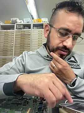 Snapshot of leonardohot1987 chatting on 03.10.25 leonardohot1987 online show from 03.10.25