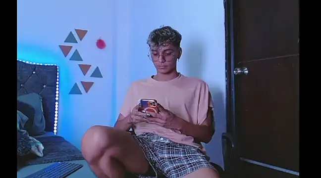 Snapshot of andrew_willyams chatting on 01.10.25 andrew willyams online show from 01.10.25