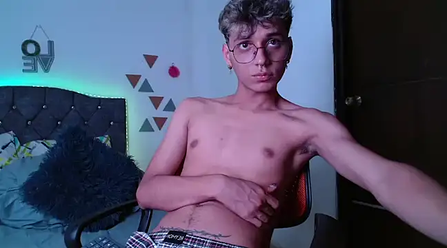 Snapshot of andrew_willyams chatting on 01.10.25 andrew willyams online show from 01.10.25