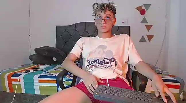 Snapshot of andrew_willyams chatting on 02.19.25 andrew willyams online show from 02.19.25