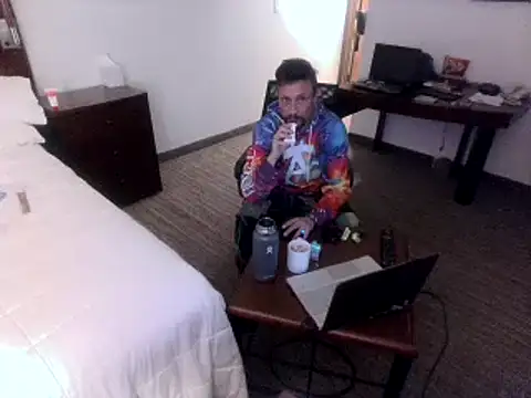 Snapshot of AQuickPhyx chatting on 01.10.25 AQuickPhyx online show from 01.10.25