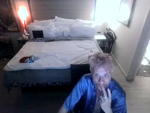 Snapshot of AQuickPhyx chatting on 02.02.25 AQuickPhyx online show from 02.02.25