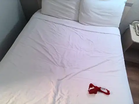 Snapshot of AQuickPhyx chatting on 03.20.25 AQuickPhyx online show from 03.20.25