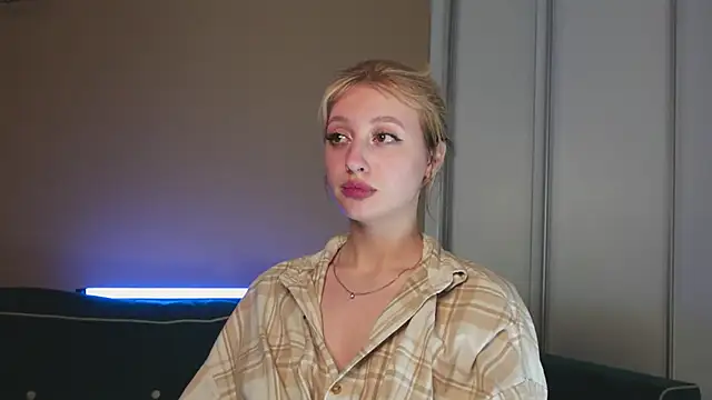 Snapshot of milasmiu chatting on 01.19.25 milasmiu online show from 01.19.25