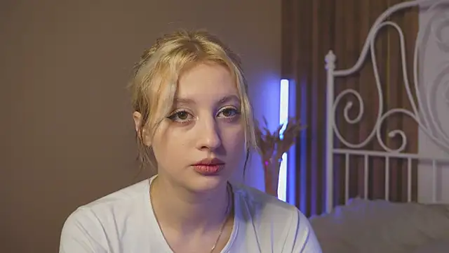 Snapshot of milasmiu chatting on 01.24.25 milasmiu online show from 01.24.25