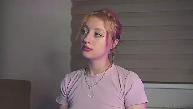 Snapshot of milasmiu chatting on 01.29.25 milasmiu online show from 01.29.25