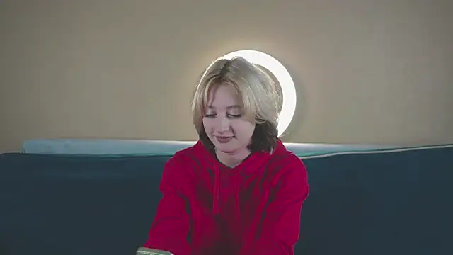 Snapshot of milasmiu chatting on 02.01.25 milasmiu online show from 02.01.25