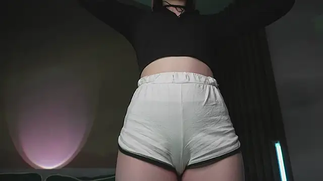 Snapshot of milasmiu chatting on 02.13.25 milasmiu online show from 02.13.25