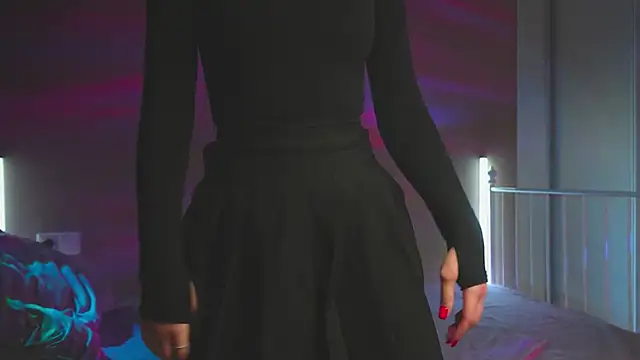 Snapshot of milasmiu chatting on 02.14.25 milasmiu online show from 02.14.25