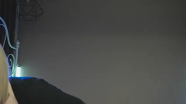 Snapshot of milasmiu chatting on 02.15.25 milasmiu online show from 02.15.25