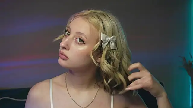 Snapshot of milasmiu chatting on 03.08.25 milasmiu online show from 03.08.25