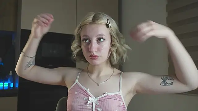 Snapshot of milasmiu chatting on 03.14.25 milasmiu online show from 03.14.25