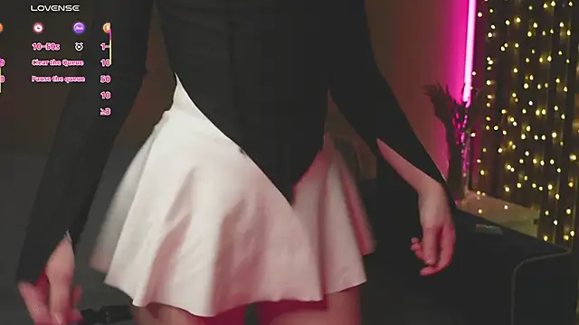 Snapshot of milasmiu chatting on 03.17.25 milasmiu online show from 03.17.25