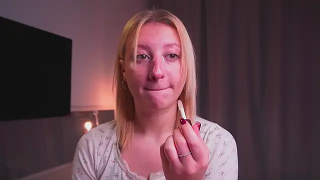 Snapshot of milasmiu chatting on 09.12.25 milasmiu online show from 09.12.25