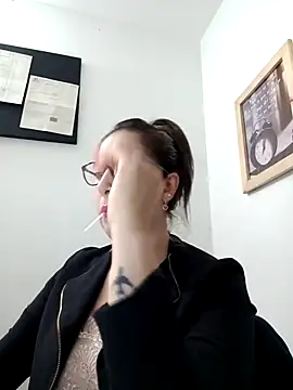 CHARLOTTE 1711 online show from 03.03.25