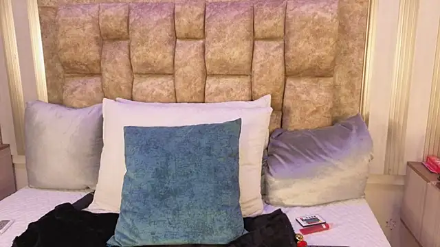 avis lara online show from 11.21.25