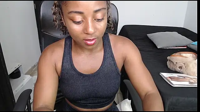 avis lara online show from 02.18.26