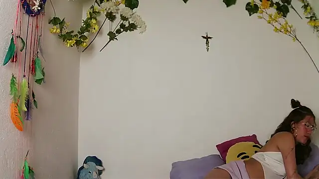 zoe ch  online show from 10.13.25