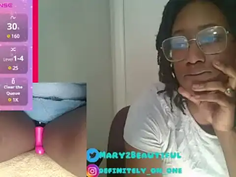 Snapshot of dragdemballznme chatting on 02.02.25 dragdemballznme online show from 02.02.25