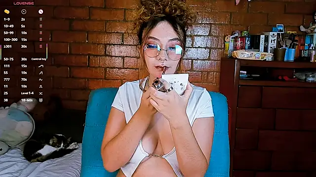Annycolin  online show from 05.07.26