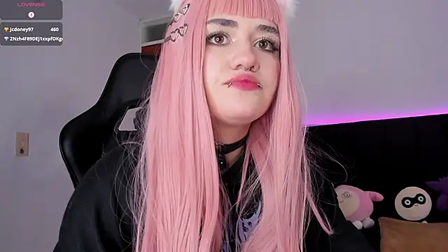 Snapshot of raven__white1 chatting on 02.20.25 raven white1 online show from 02.20.25