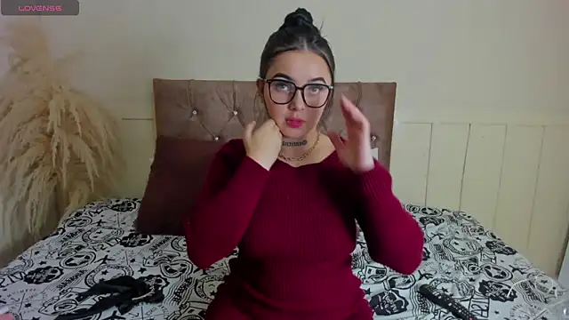 Natashawool1 online show from 02.06.25