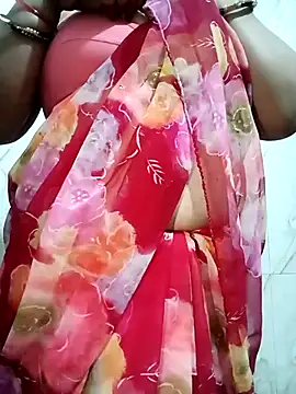 Snapshot of Haseena_Baby chatting on 11.25.25 Haseena Baby online show from 11.25.25