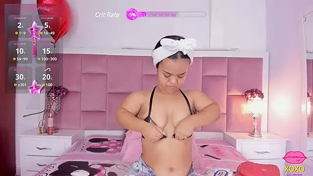 Snapshot of AnieRey chatting on 02.11.25 AnieRey online show from 02.11.25