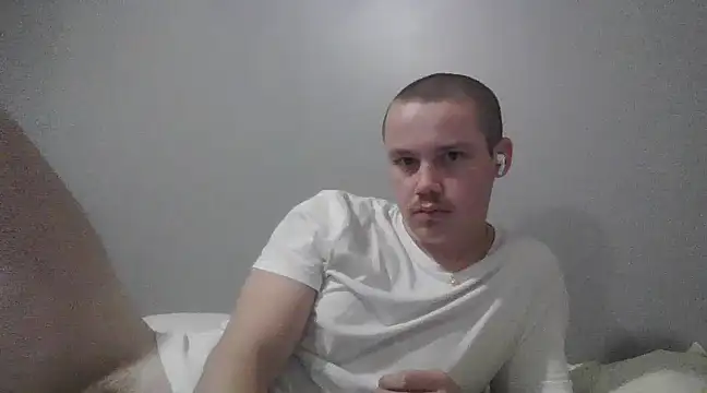 Snapshot of purplhouse chatting on 01.11.25 purplhouse online show from 01.11.25