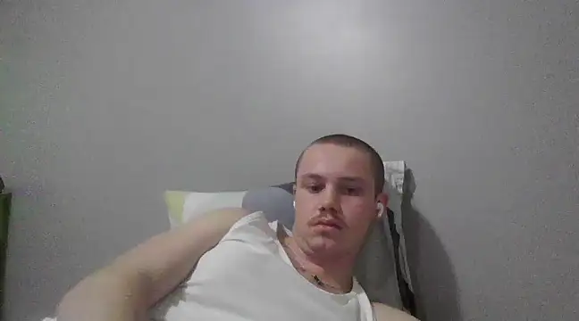 Snapshot of purplhouse chatting on 01.12.25 purplhouse online show from 01.12.25