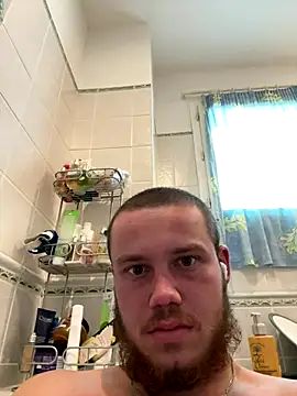 Snapshot of purplhouse chatting on 09.26.25 purplhouse online show from 09.26.25