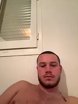 Snapshot of purplhouse chatting on 12.01.25 purplhouse online show from 12.01.25