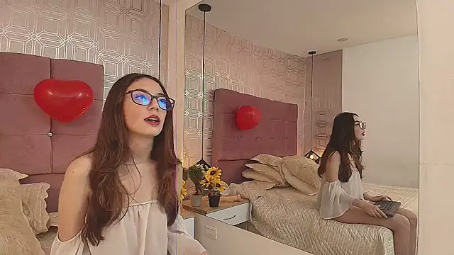 Snapshot of victoriapalmerfg chatting on 02.18.25 victoriapalmerfg online show from 02.18.25