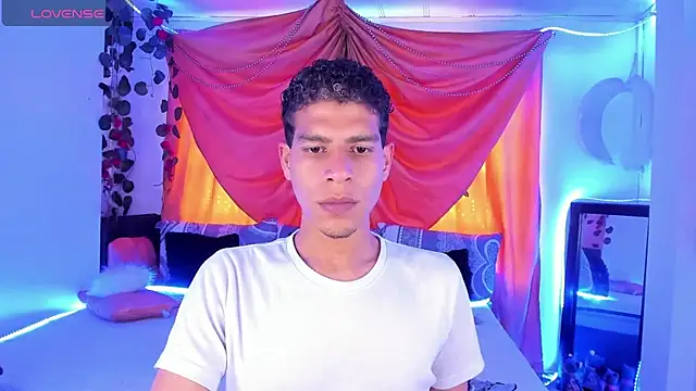 Snapshot of Ethan_Boyy chatting on 10.16.25 Ethan Boyy online show from 10.16.25