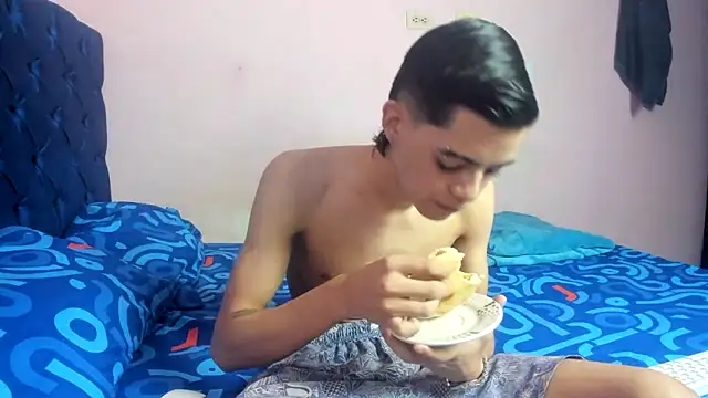 Latinos 2001 online show from 02.02.26