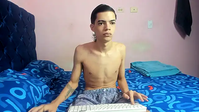 Latinos 2001 online show from 02.09.26