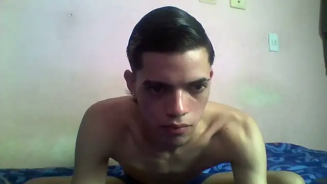 Latinos 2001 online show from 04.01.26