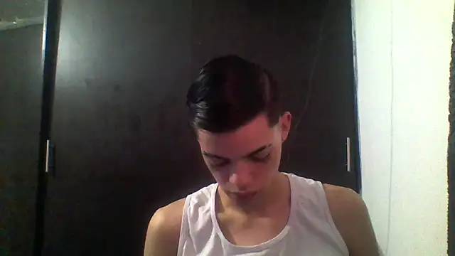 Latinos 2001 online show from 04.15.26