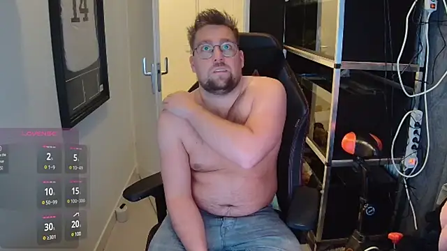 Snapshot of justinitt chatting on 01.19.25 justinitt online show from 01.19.25