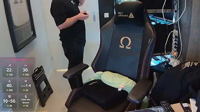 Snapshot of justinitt chatting on 02.02.25 justinitt online show from 02.02.25