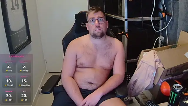 Snapshot of justinitt chatting on 02.04.25 justinitt online show from 02.04.25