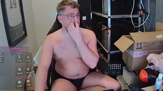 Snapshot of justinitt chatting on 02.05.25 justinitt online show from 02.05.25