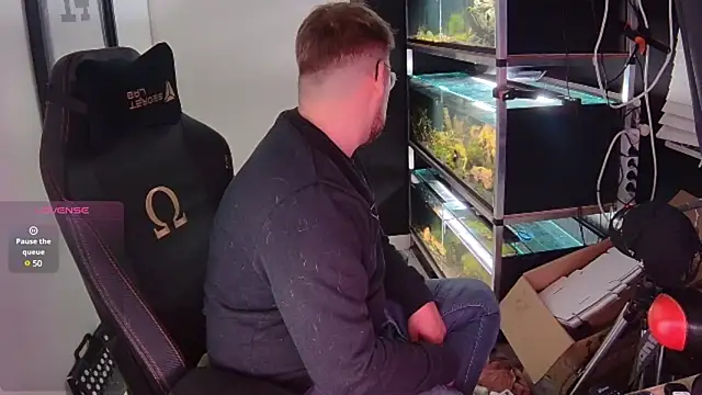 Snapshot of justinitt chatting on 02.06.25 justinitt online show from 02.06.25